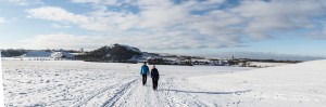 En vinterdag ved Hedeland skicenter. Alle personer er ukendte.